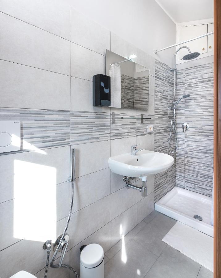 Travelershome Ciampino&Morena Guesthouse ローマ エクステリア 写真