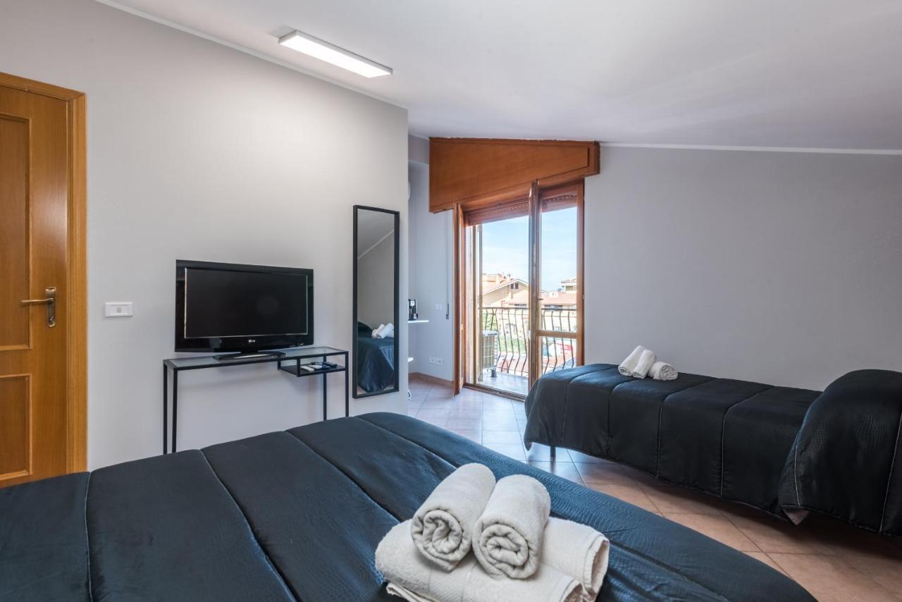 Travelershome Ciampino&Morena Guesthouse ローマ エクステリア 写真