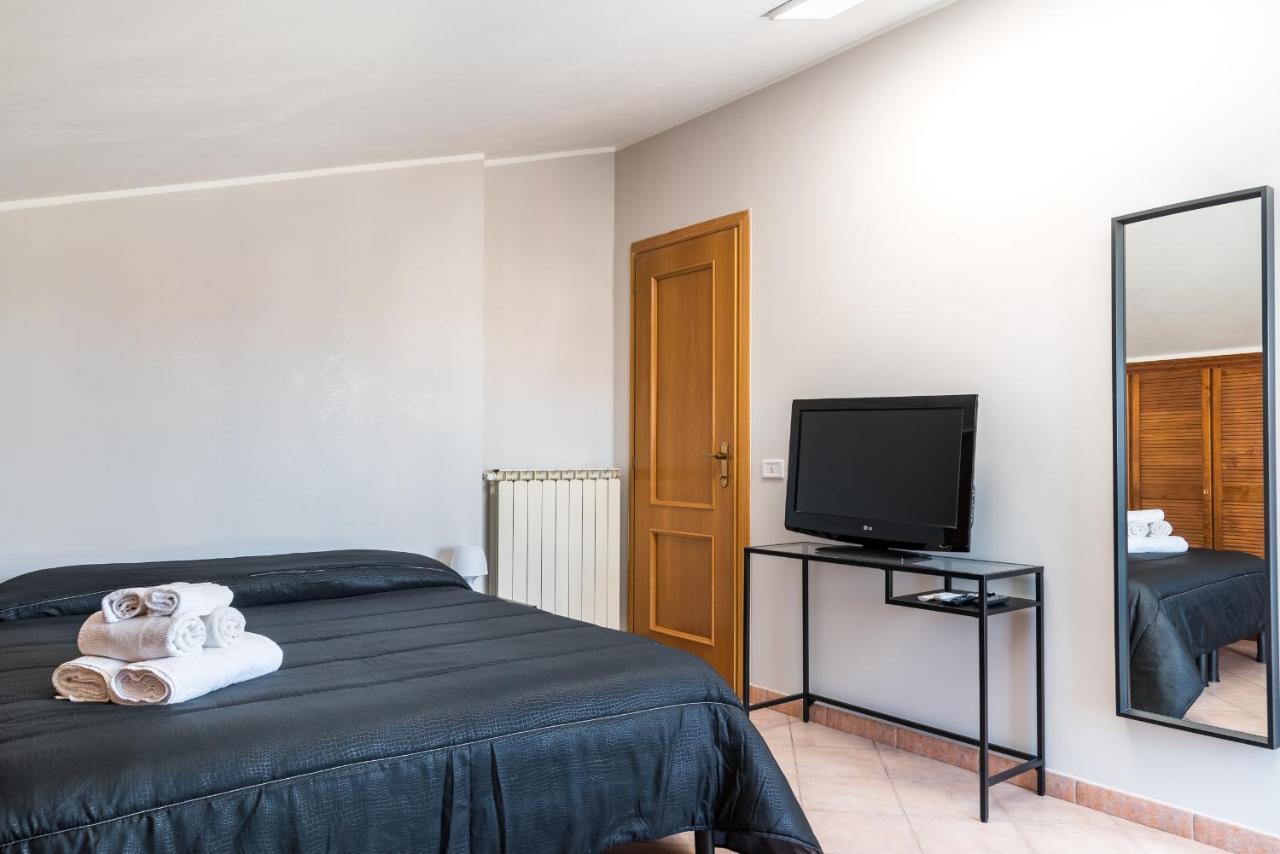 Travelershome Ciampino&Morena Guesthouse ローマ エクステリア 写真