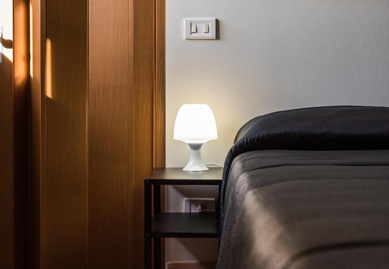 Travelershome Ciampino&Morena Guesthouse ローマ エクステリア 写真