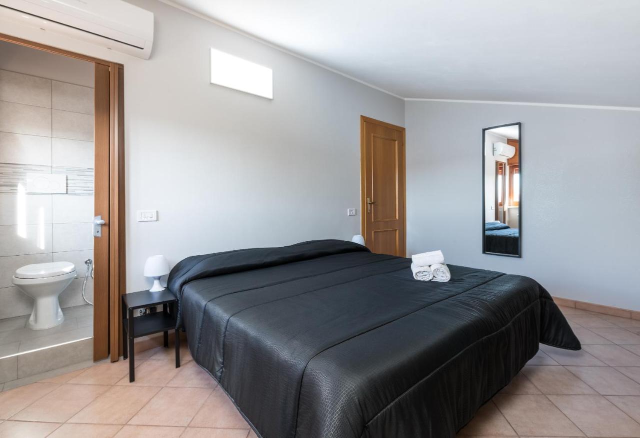 Travelershome Ciampino&Morena Guesthouse ローマ エクステリア 写真