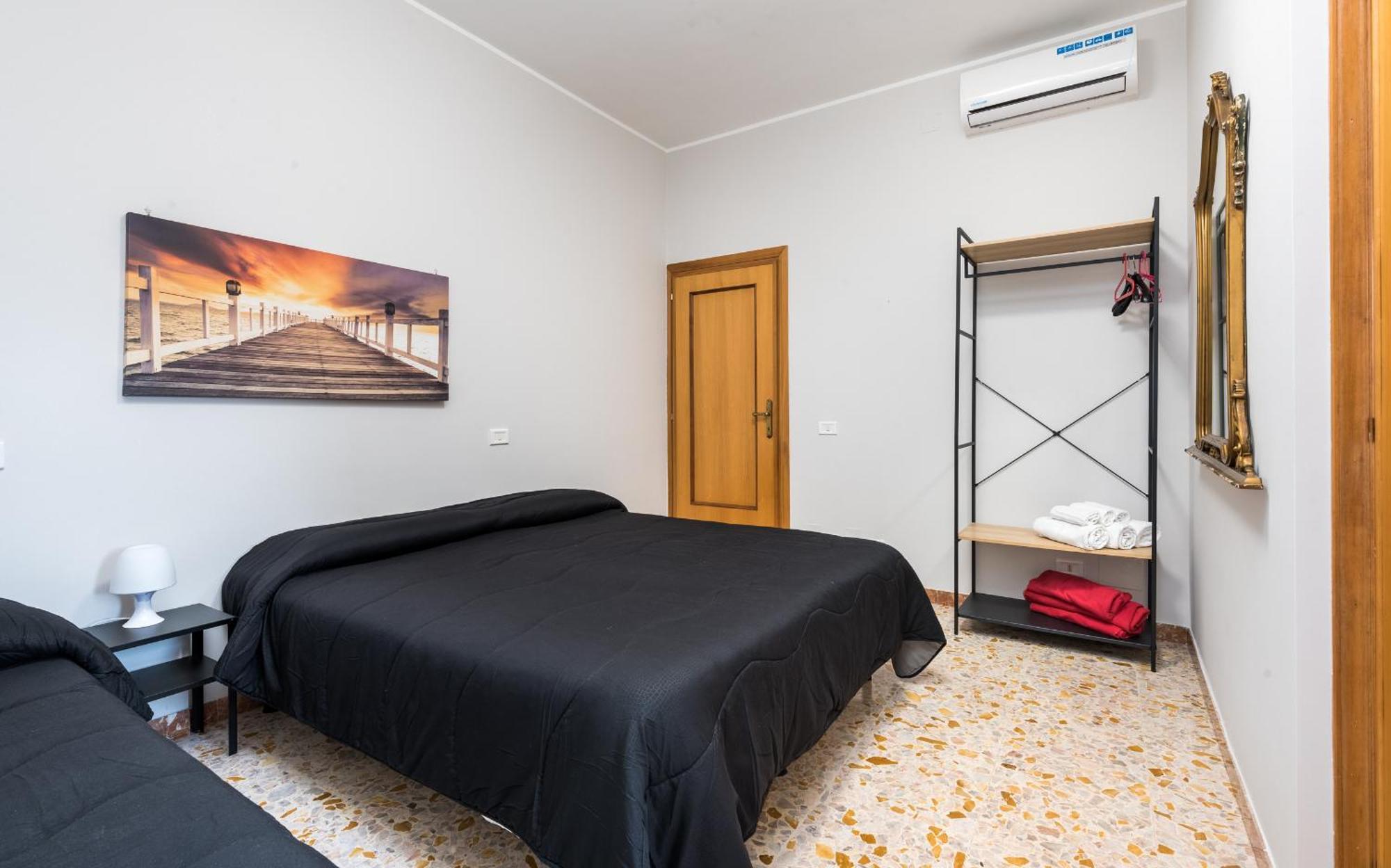 Travelershome Ciampino&Morena Guesthouse ローマ エクステリア 写真