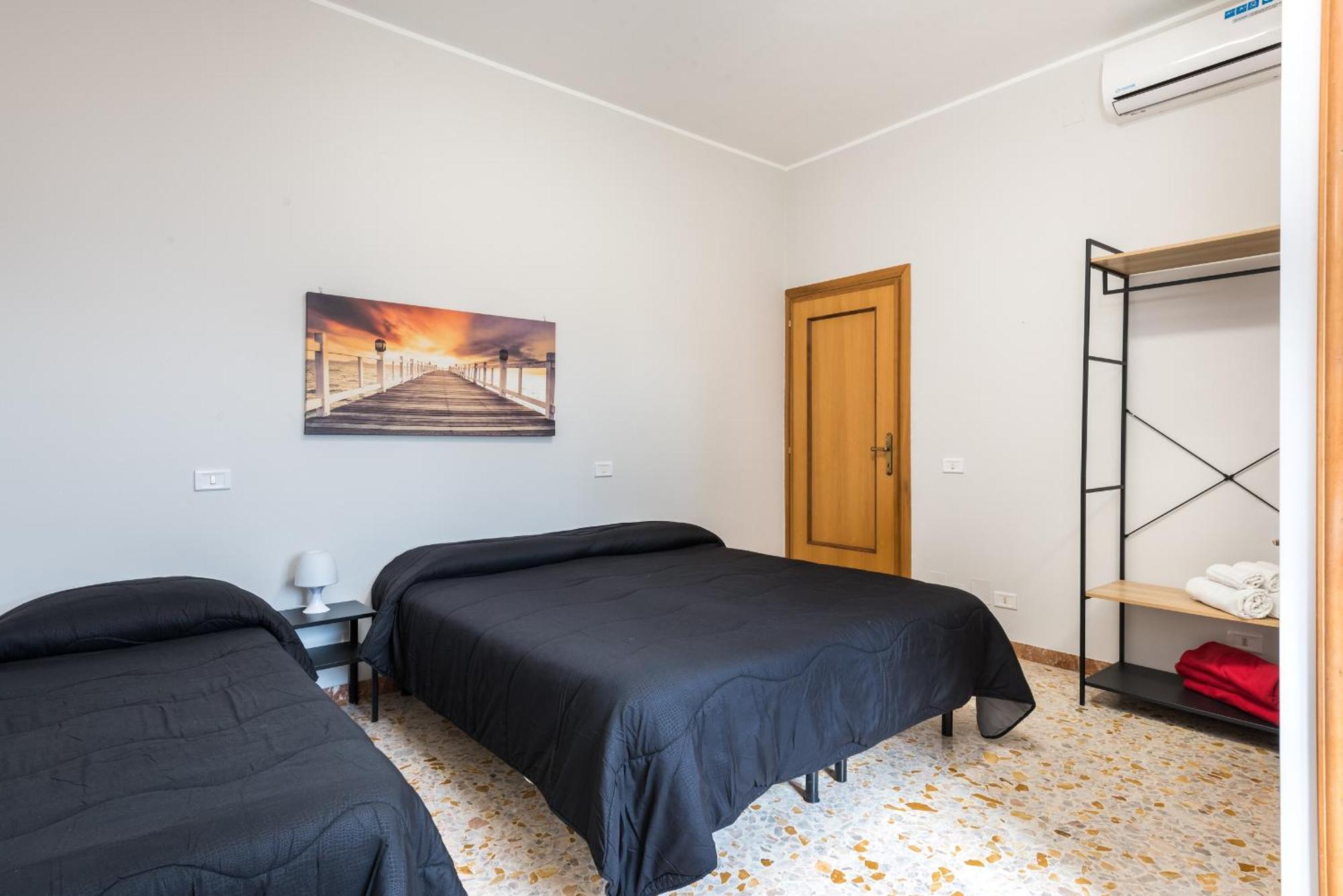 Travelershome Ciampino&Morena Guesthouse ローマ エクステリア 写真